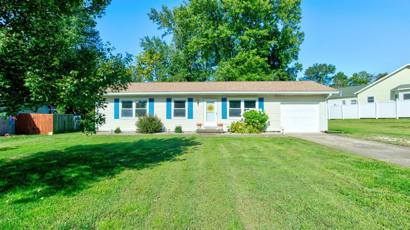 3 bed Boonville home for sale 1721 Autumn Drive, Boonville, IN 47601