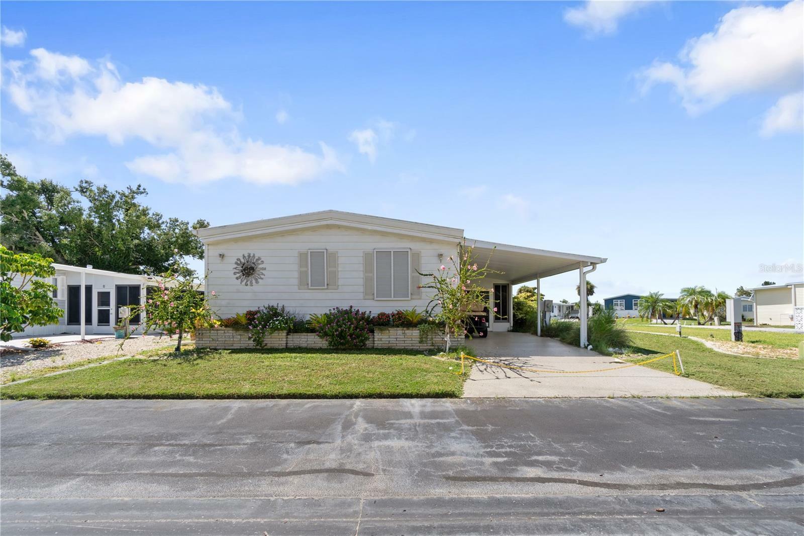 Property Photo:  3 N Buena Vista Avenue 28  FL 34223 