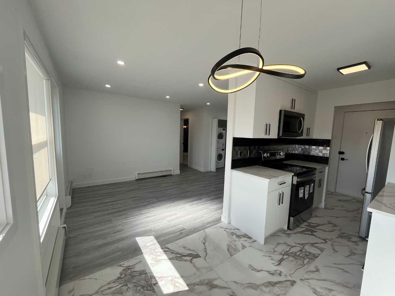 Property Photo:  2020 16 Avenue NW 16  AB T2M 0S7 