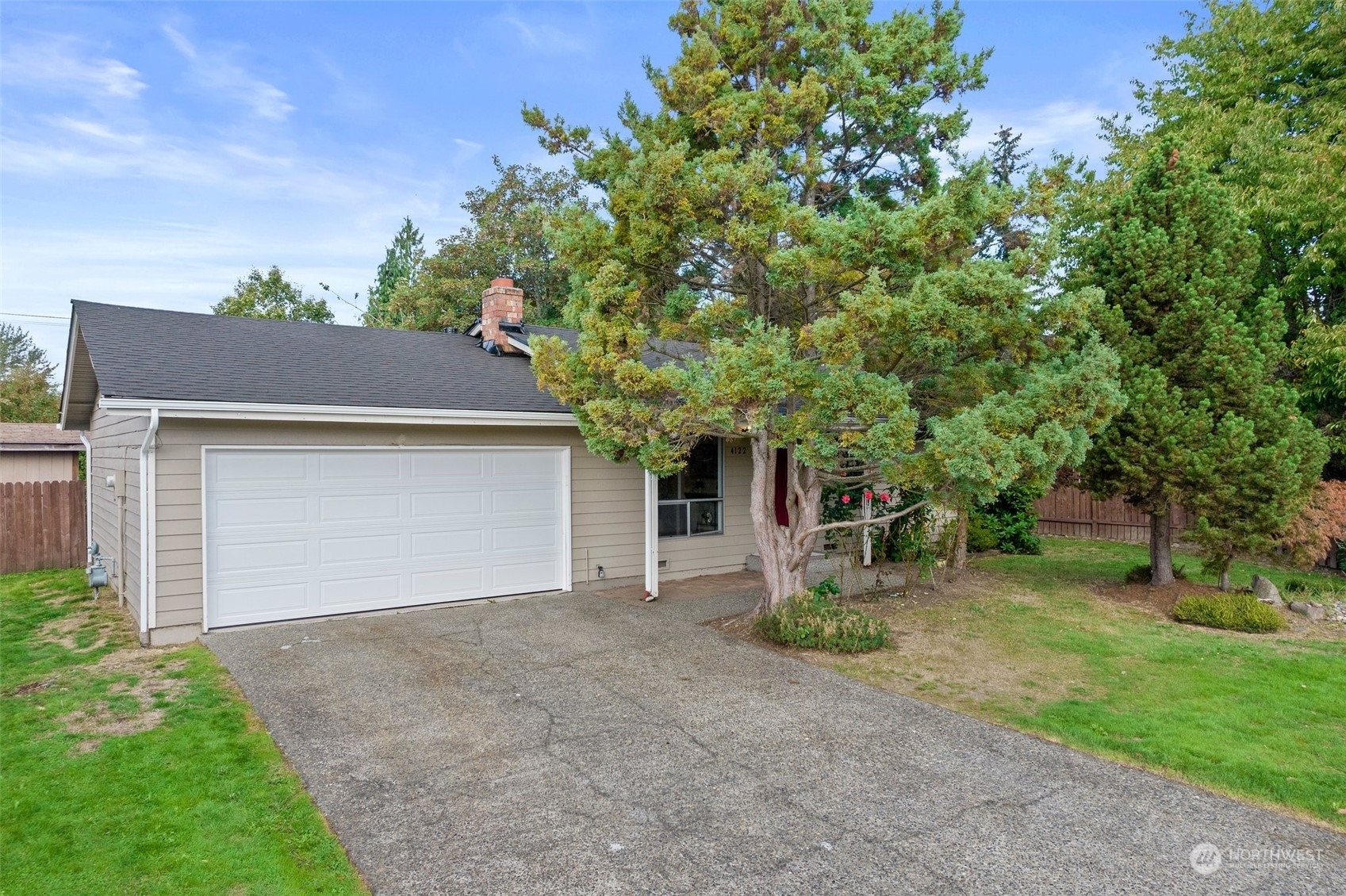 Property Photo:  4122 1st Place SE  WA 98059 