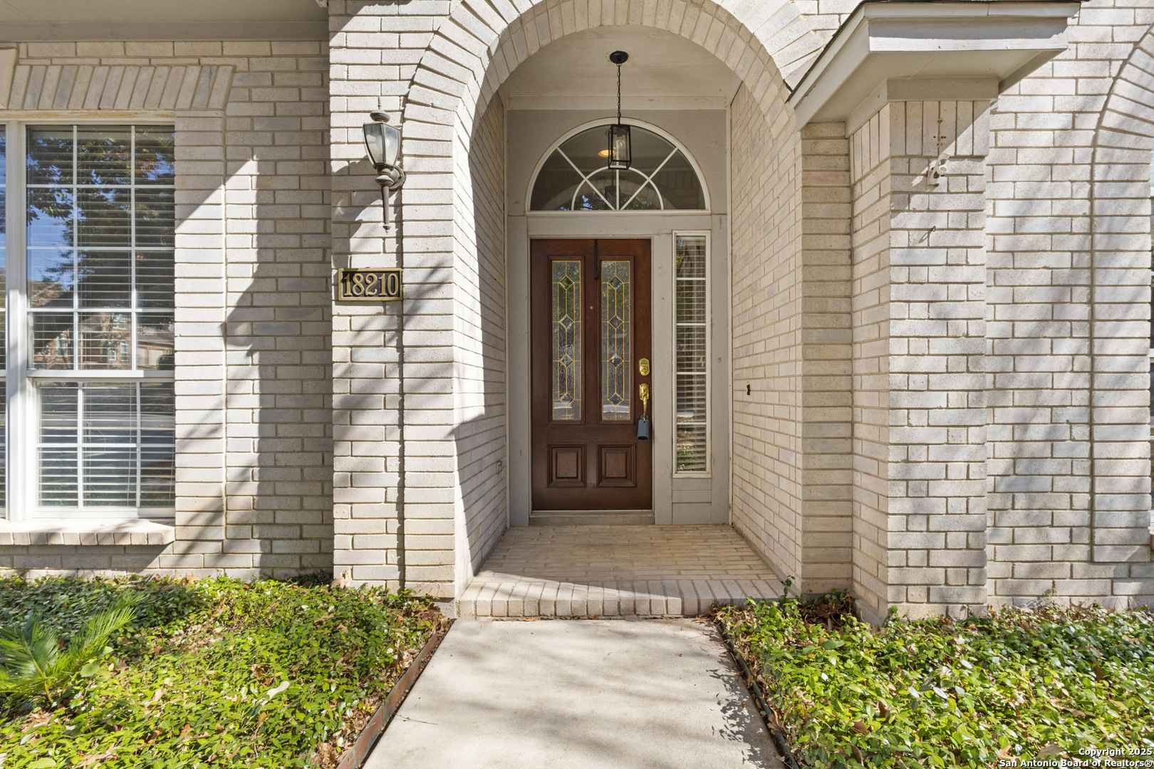 Property Photo: 18210 Beargrass Ct TX 78258
