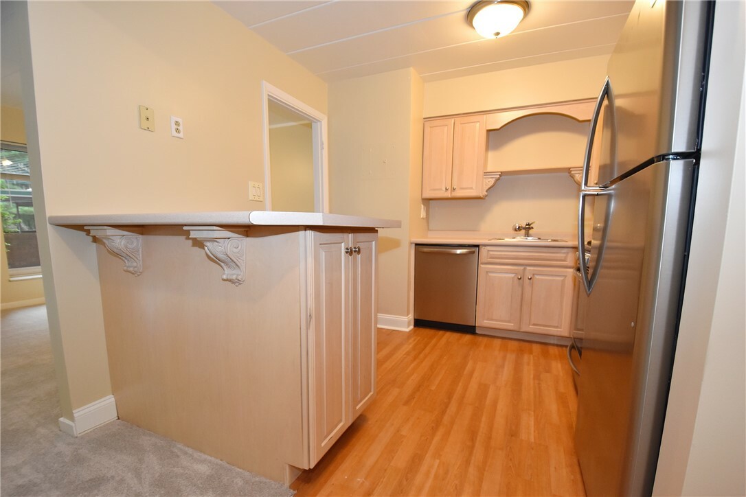 Property Photo:  5 Bayard Rd 116  PA 15213 