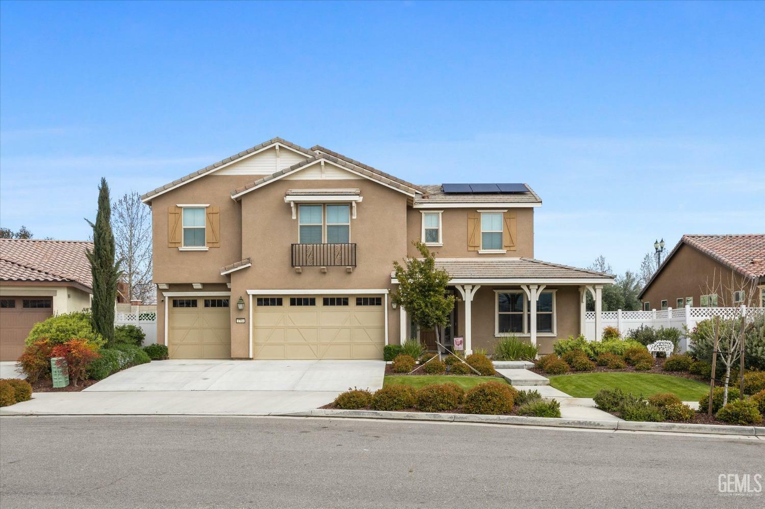 Property Photo:  1704 Apsley Court  CA 93311 