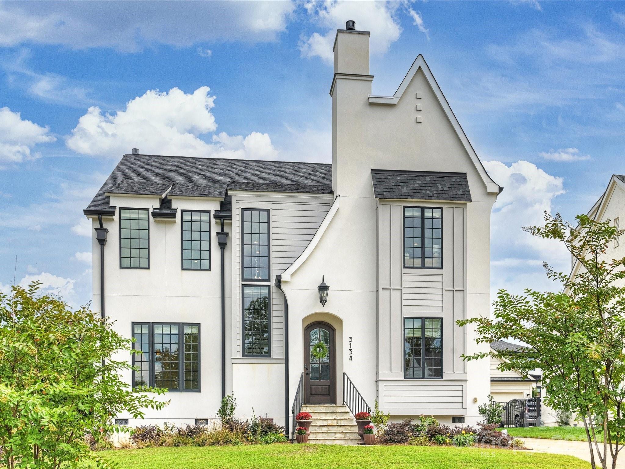 Property Photo: 3134 Cramer Pond Drive NC 28205