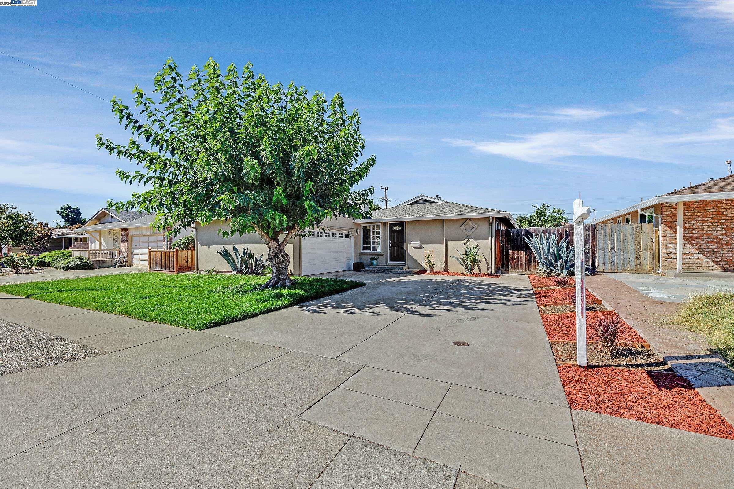 Property Photo:  41667 Maywood St  CA 94538 