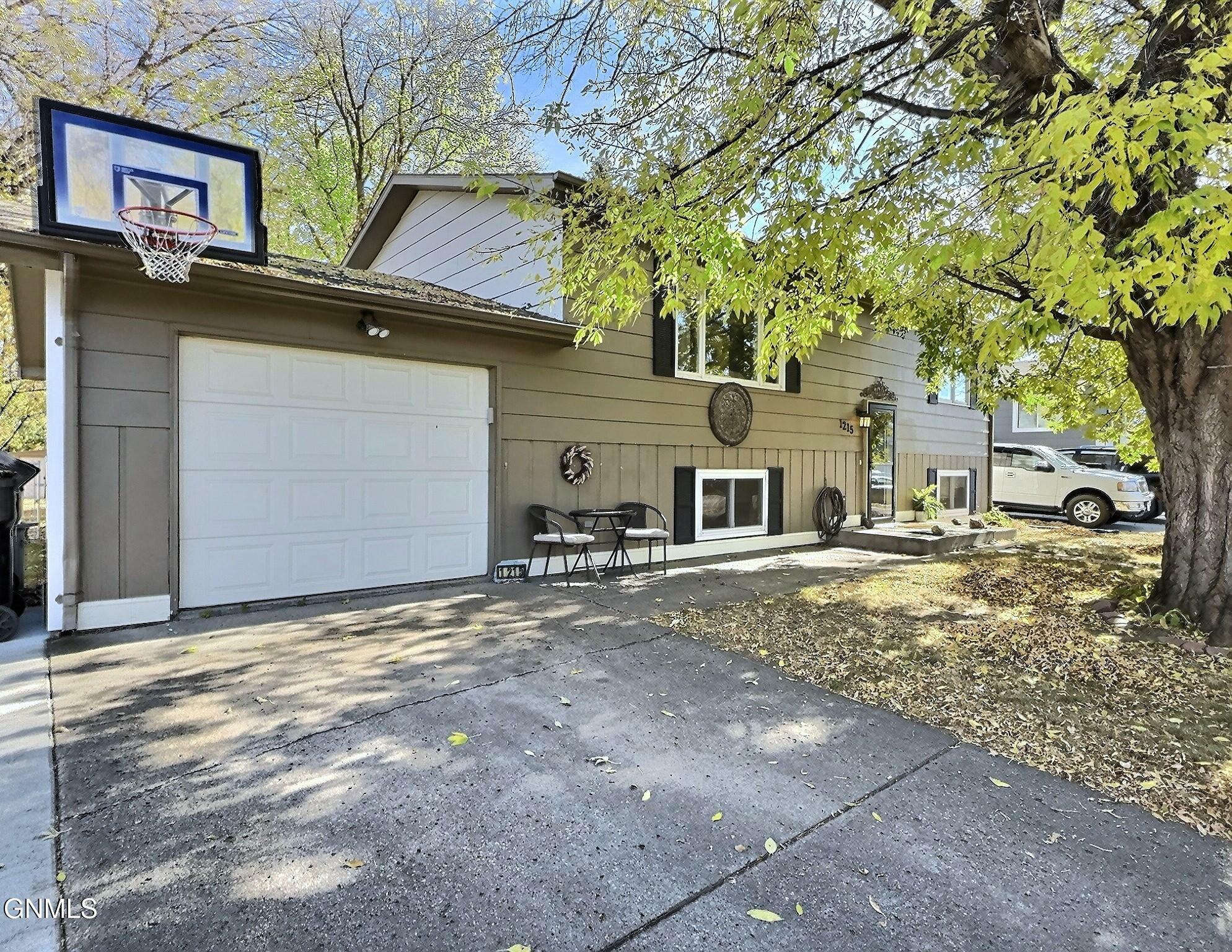 Property Photo:  1215 Westwood Street  ND 58504 