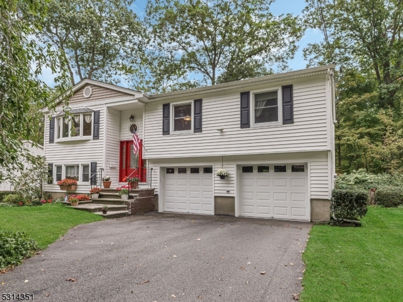 Property Photo:  66 Saint Marys Pl  NJ 07871 