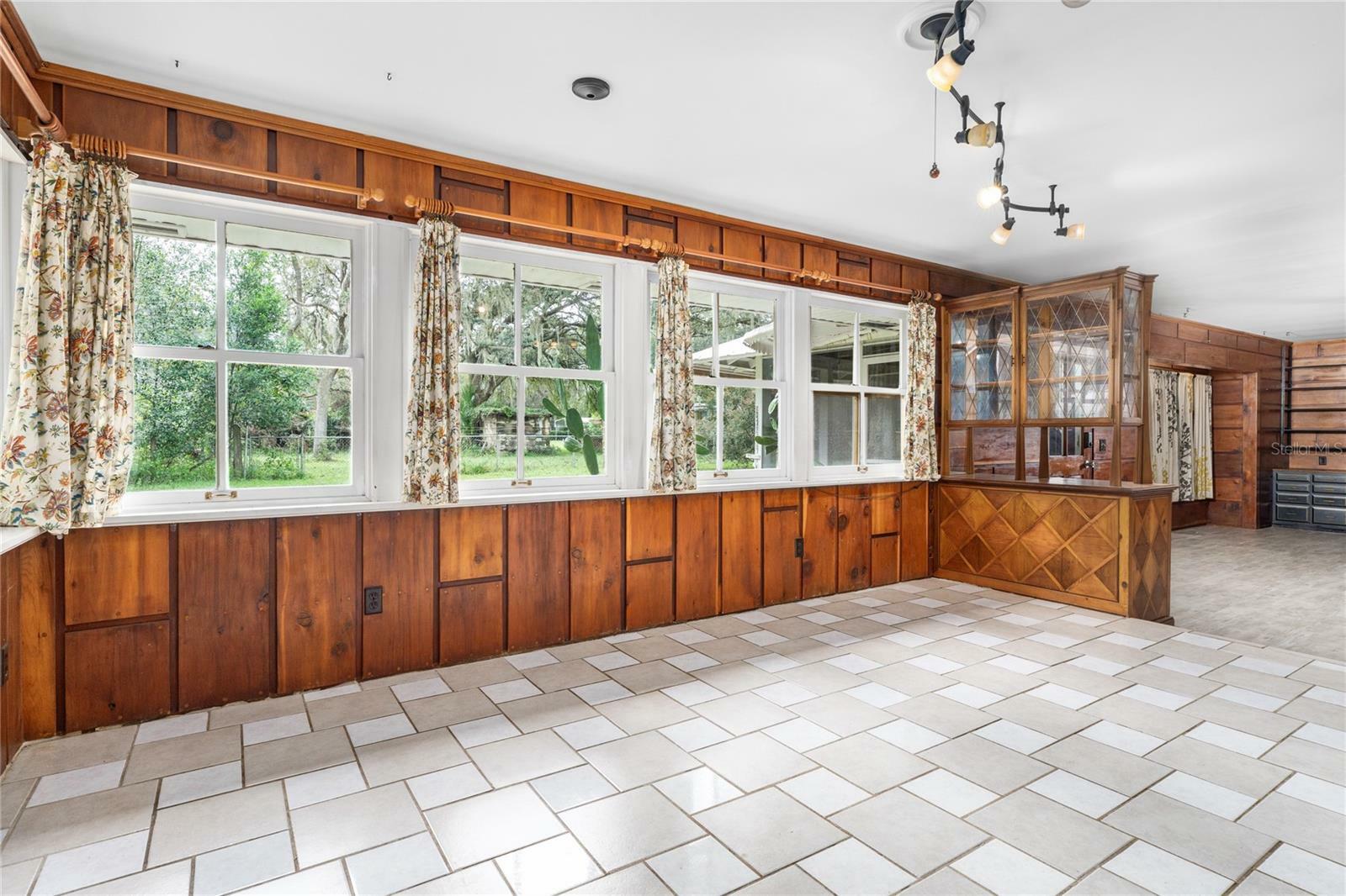 Property Photo: 5321 NE 77th Avenue FL 32609