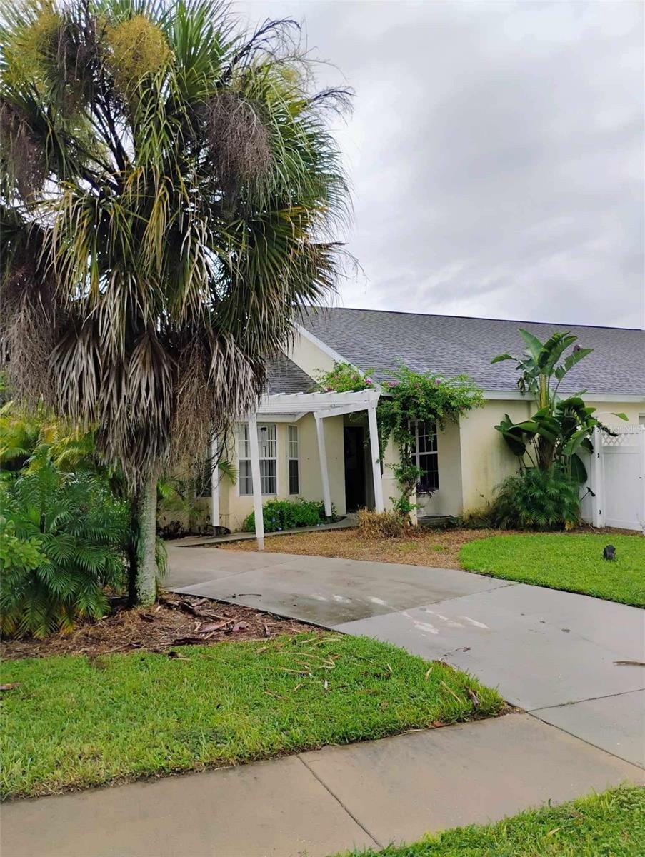 Property Photo:  2510 Caliente Trail  FL 34747 