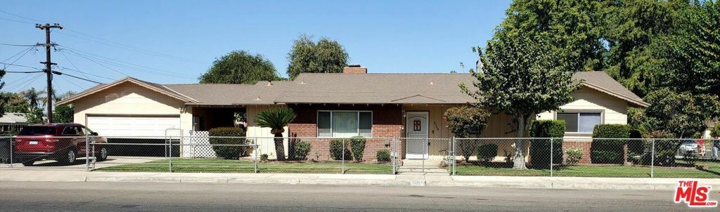 Property Photo:  2904 Belle Terrace  CA 93304 