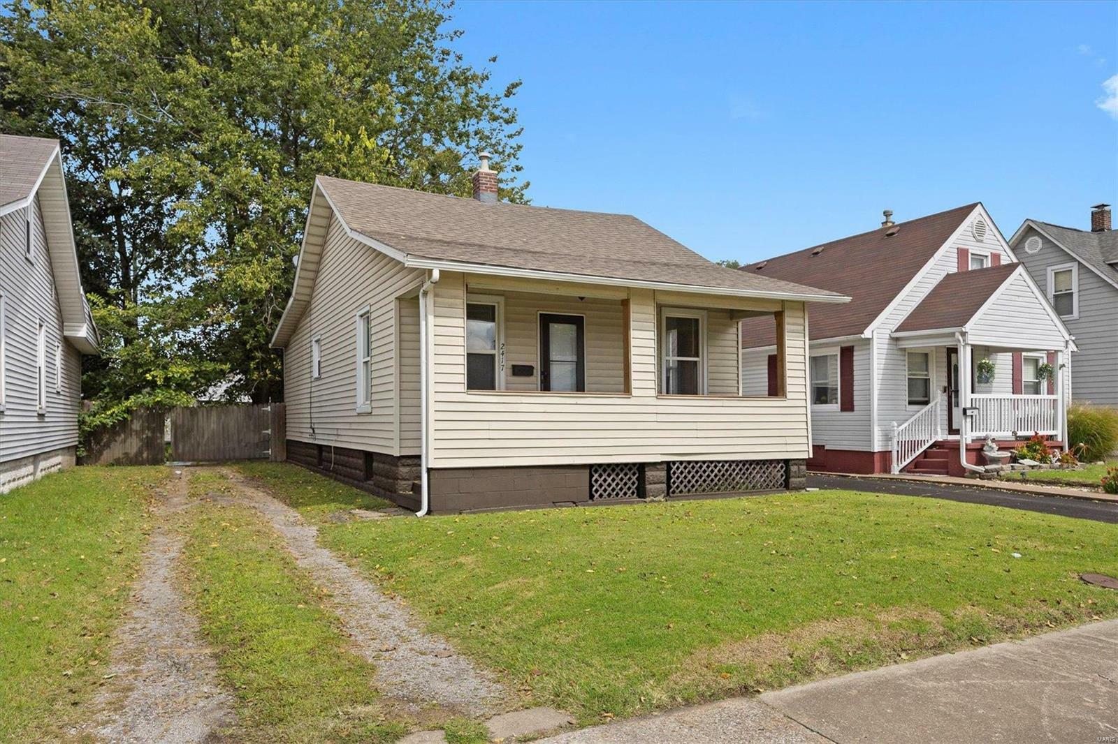 Property Photo:  2417 Hodges Avenue  IL 62040 