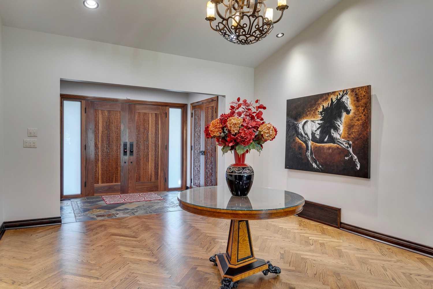 Property Photo: 40 Eagle Ridge Place SW AB T2V 2V8