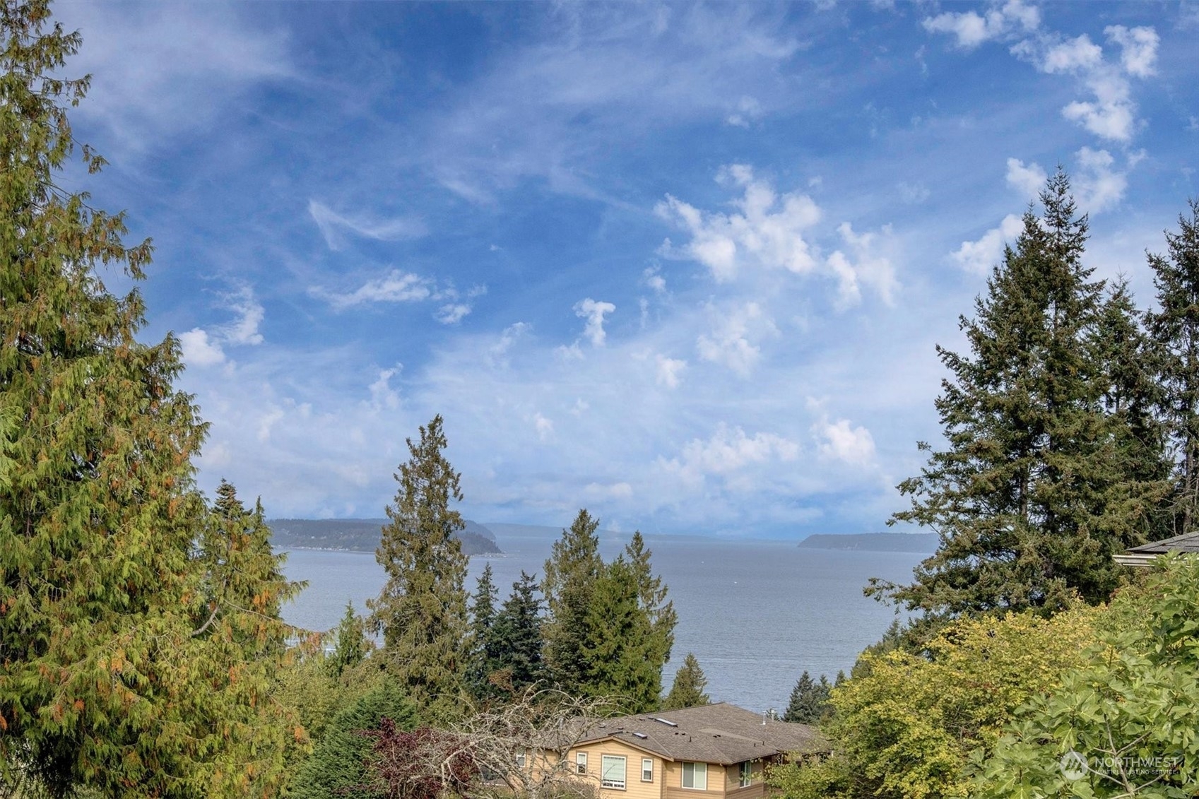 Property Photo:  4911 Harbor Lane  WA 98203 