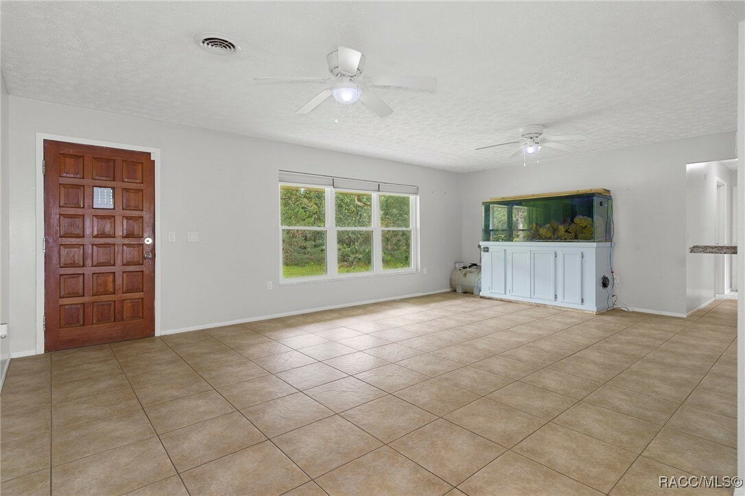 Property Photo:  5723 N Summerwind Avenue  FL 34428 