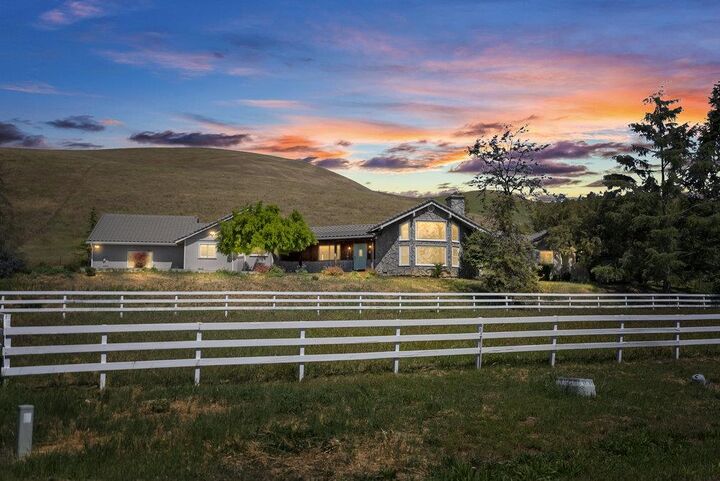 5955 Diablo Hills Road  Tres Pinos CA 95075 photo