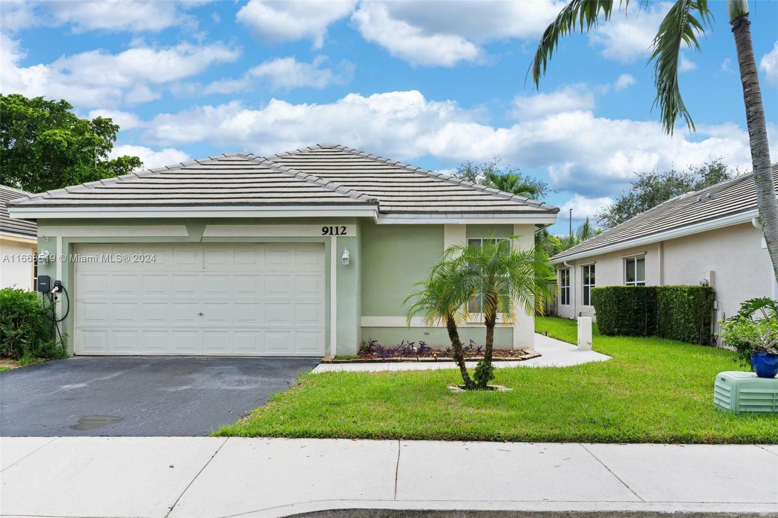 9112 Lake Park Cir S  Davie FL 33328 photo