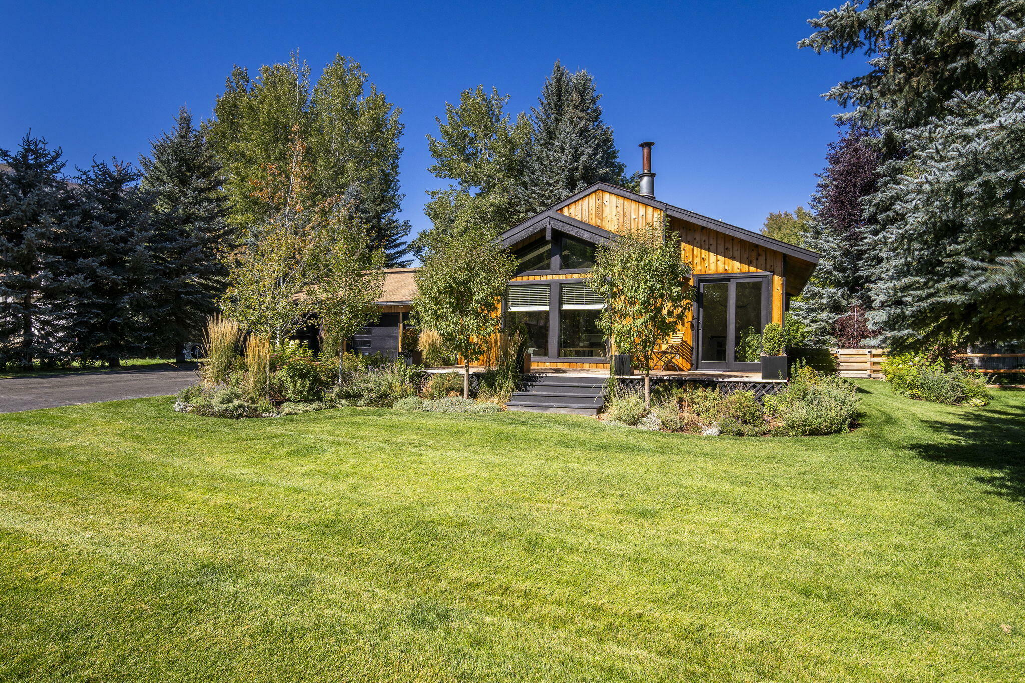 Property Photo:  747 Paintbrush Lane  ID 83340 