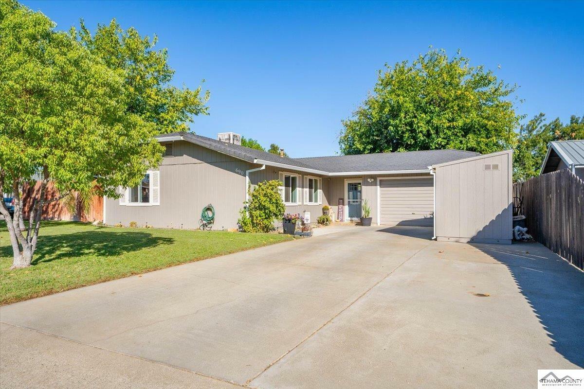 Property Photo:  690 Nicklaus Avenue  CA 96080-4714 