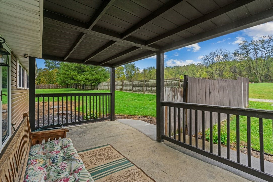 Property Photo:  407 Dorn Ln  PA 15670 