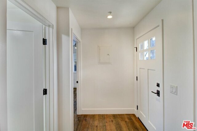 Property Photo:  607  Indiana Ave  CA 90291 