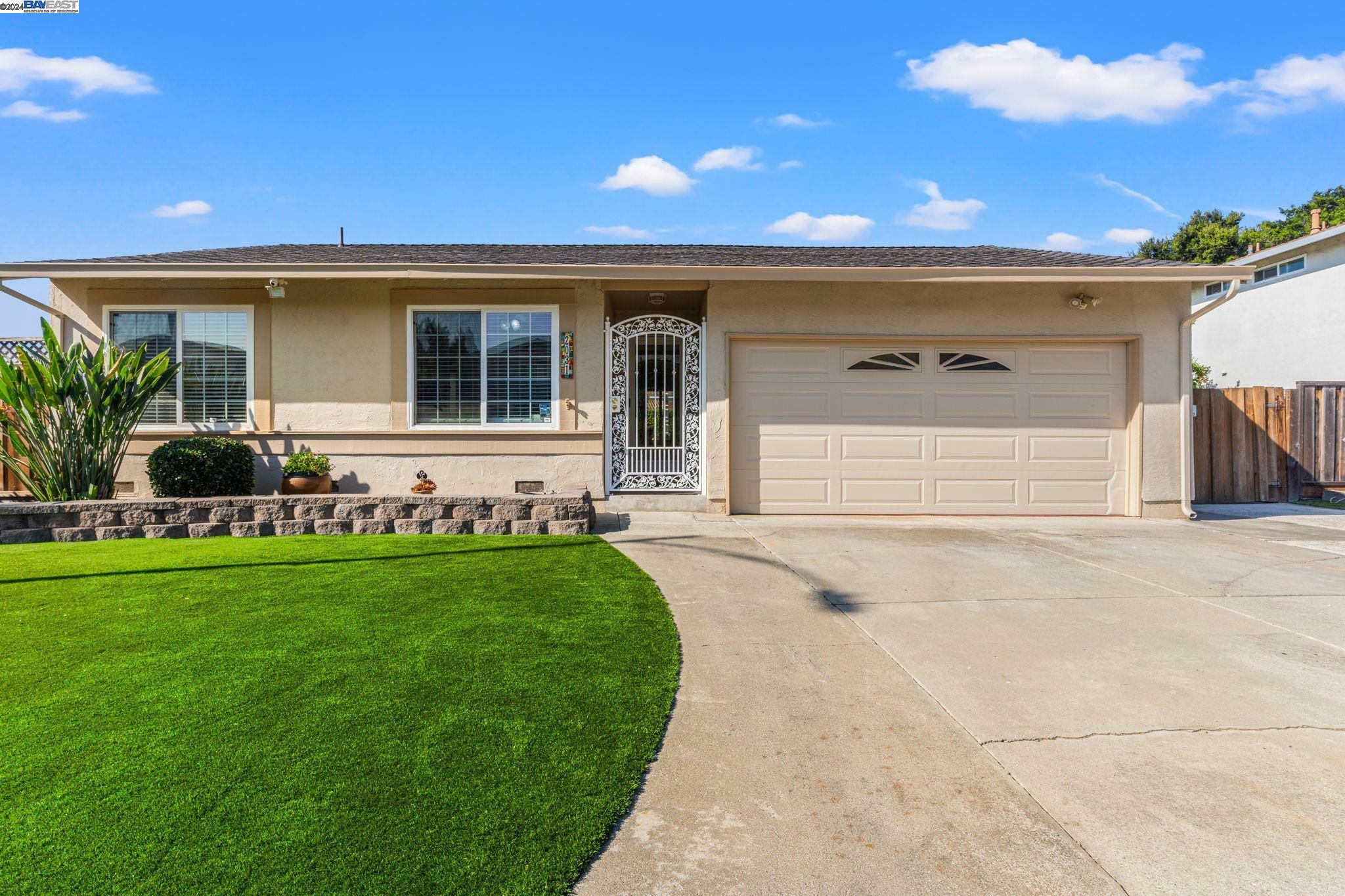 Property Photo:  2031 Firethorn Ct  CA 95035 