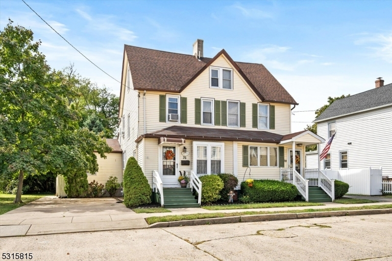 Property Photo:  76 Clay St  NJ 08850 