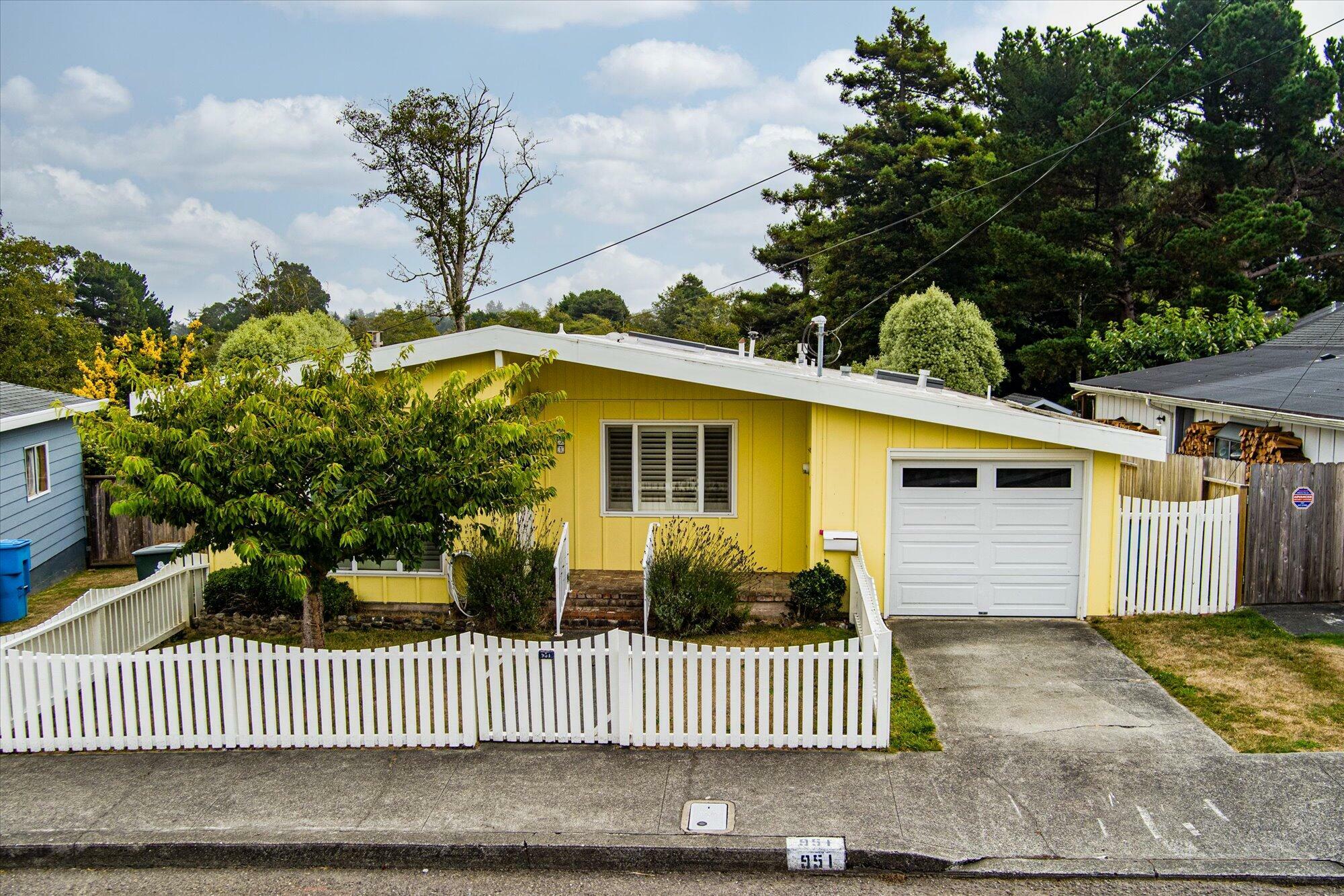 Property Photo: 951 Dowler Drive CA 95501