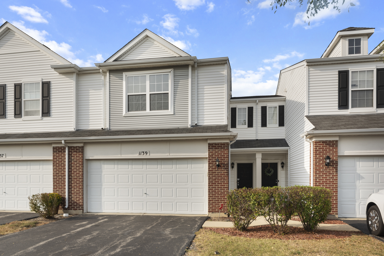 Property Photo:  1139 Heron Circle  IL 60431 