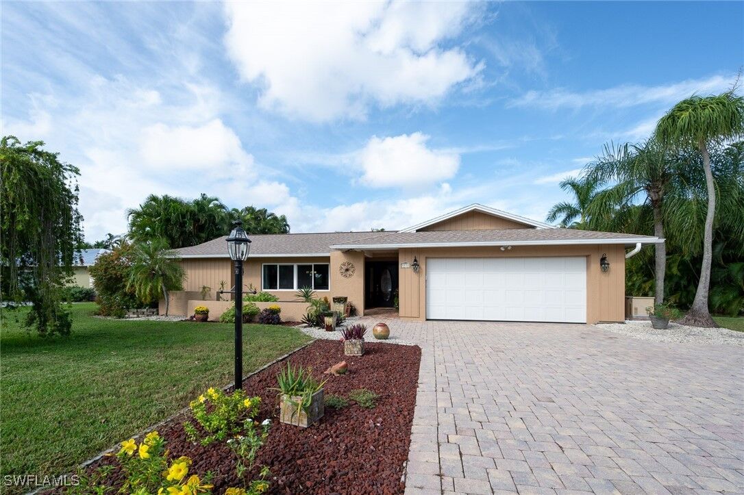 Property Photo:  5531 Cognac Drive  FL 33919 