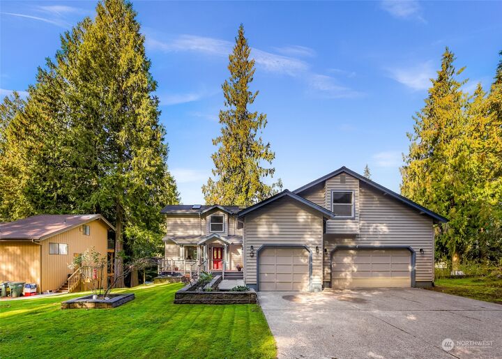 Property Photo:  8  Swallow Circle  WA 98229 