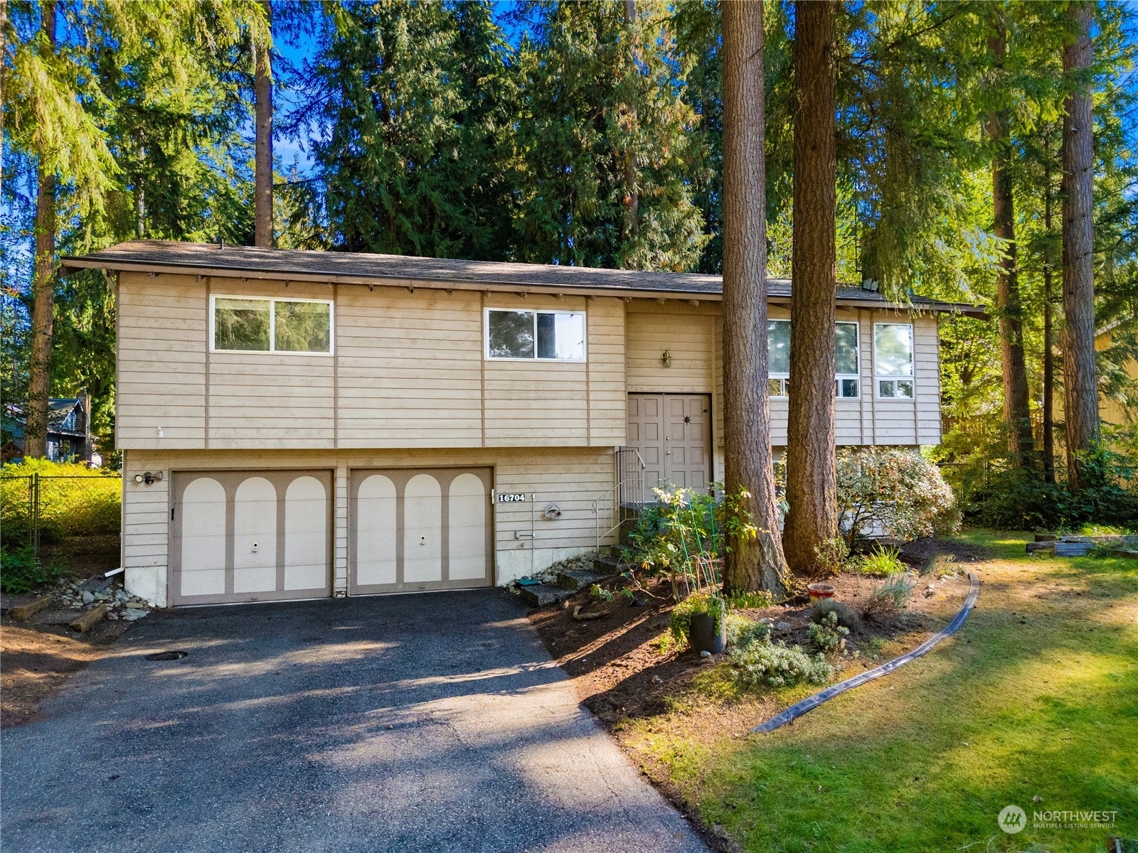 Property Photo:  16704  188th Place NE  WA 98072 