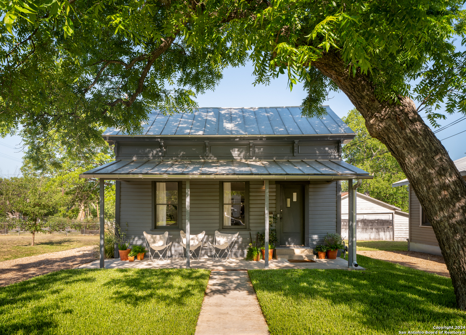 Property Photo:  905 N Mesquite St  TX 78202 