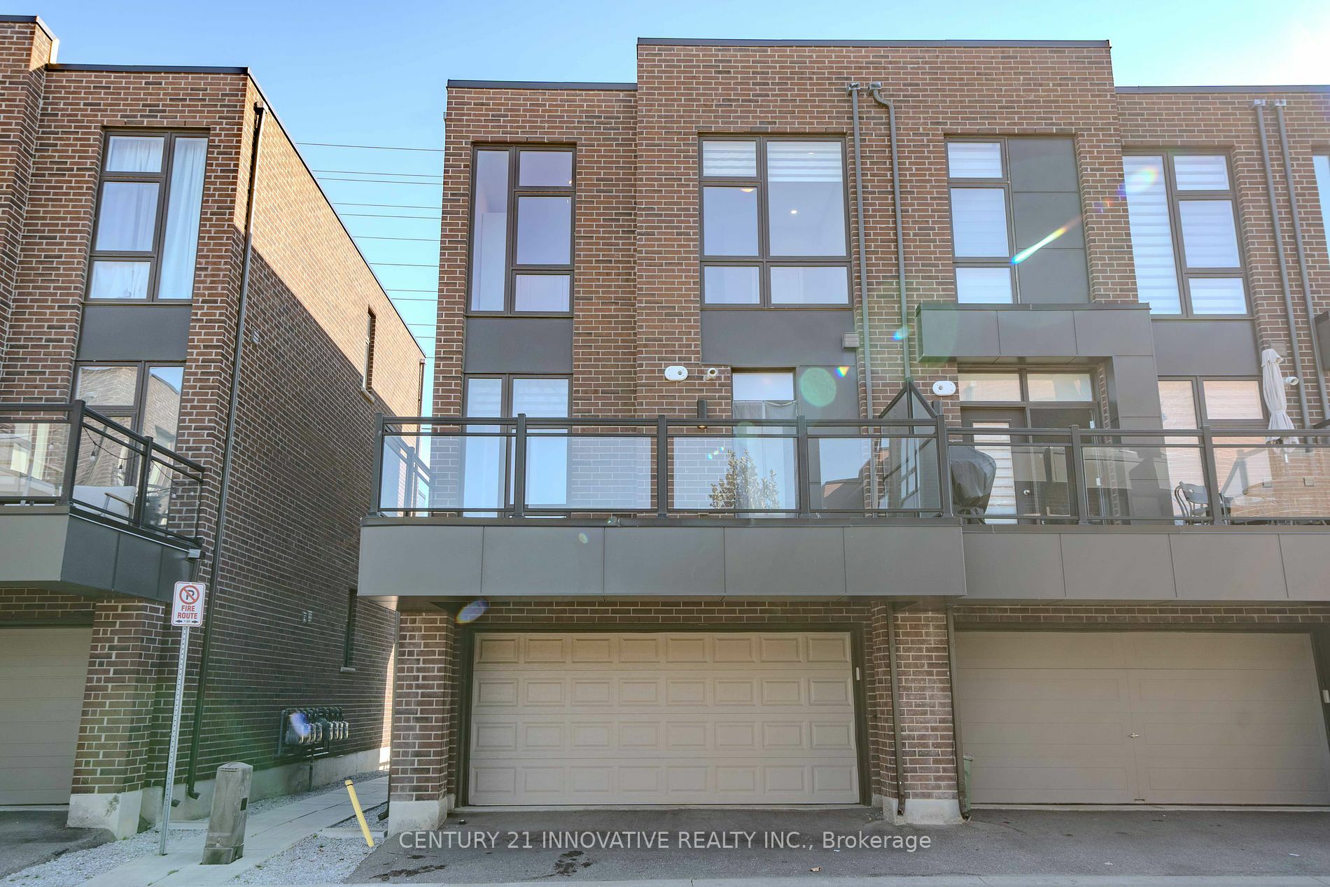 Photo de la propriété:  9124 Bathurst St  ON L4J 0K1 