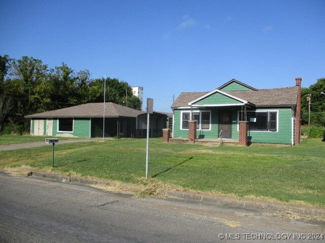 Property Photo:  805 S B. Street  OK 74403 