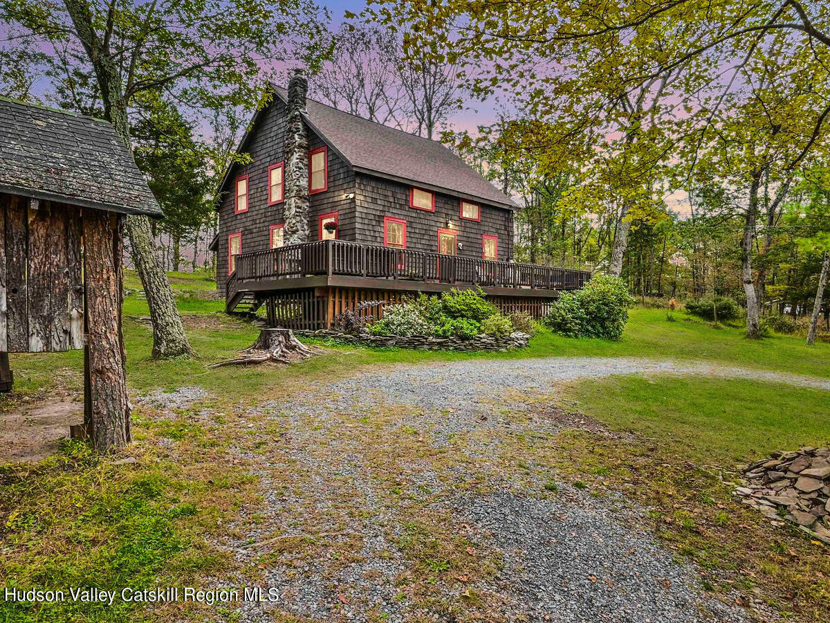 Property Photo:  264 Van Vlierden  NY 12477 