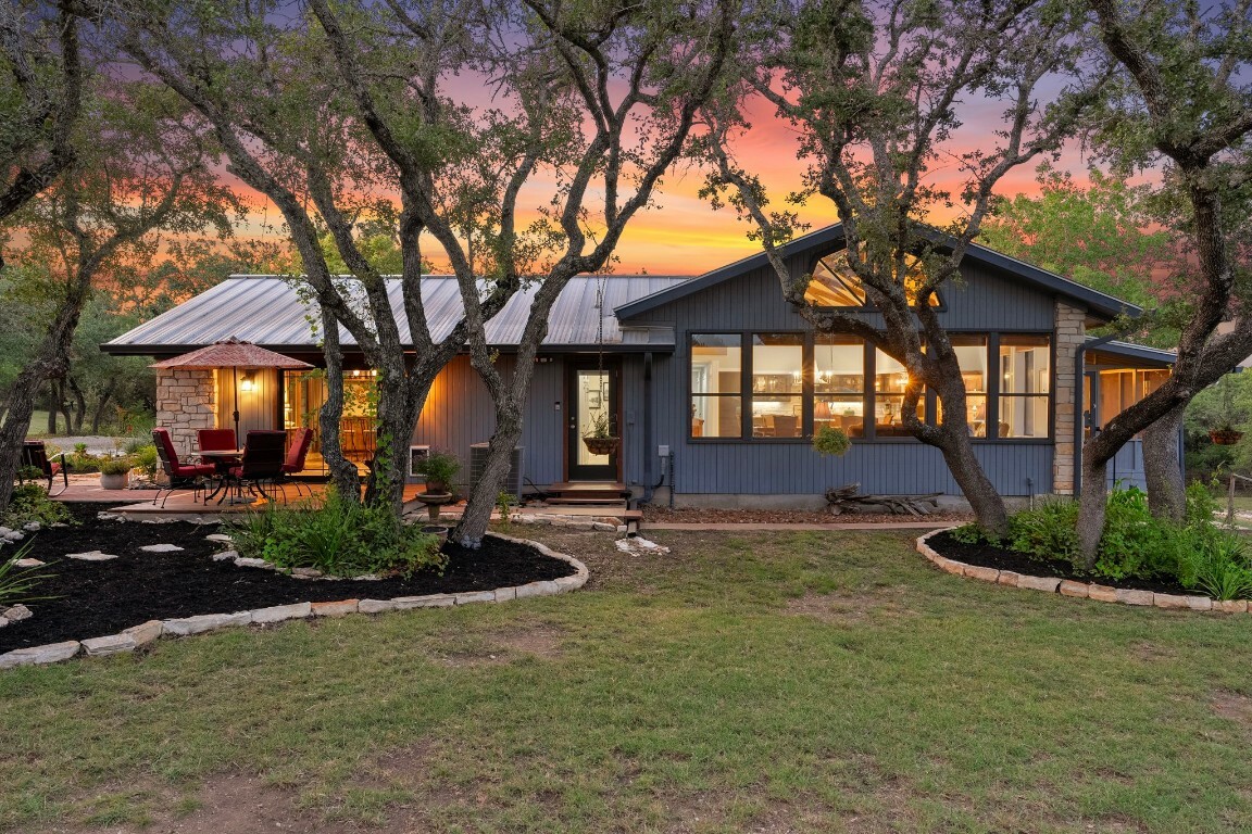 Property Photo: 801 Deer Run TX 78676