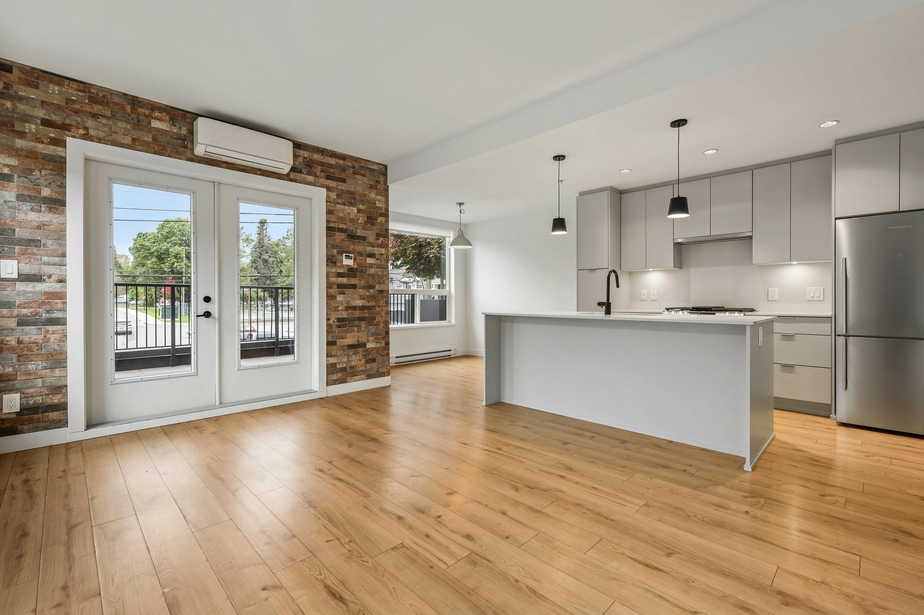 Photo de la propriété:  2493 Montrose Avenue 219  BC V2S 3T2 