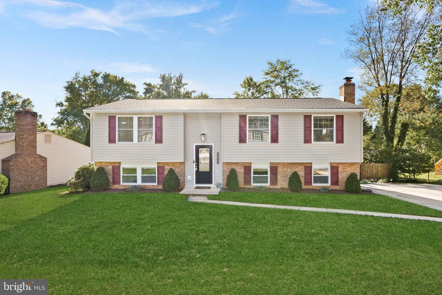 Property Photo: 5826 Parakeet Drive VA 22015