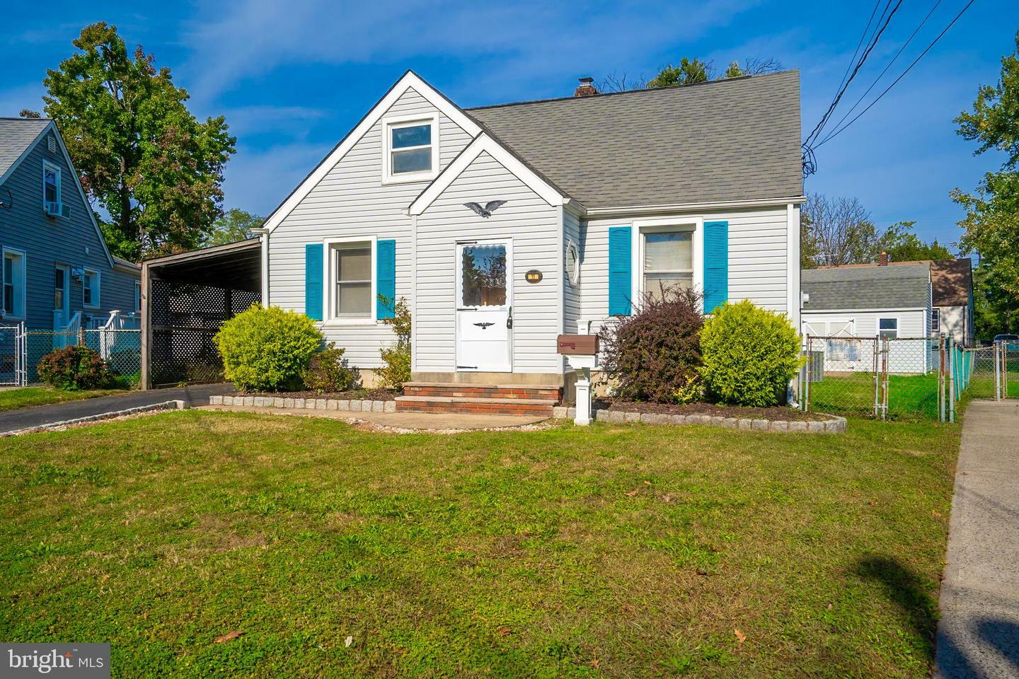 Property Photo:  11 Hayes Court  NJ 08902 