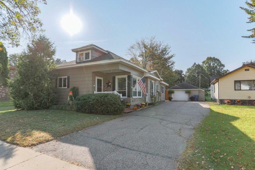 Property Photo:  919 East Wausau Avenue  WI 54403 