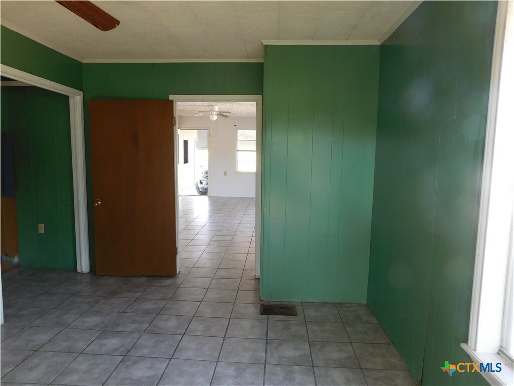 Property Photo: 366 Howard TX 78629