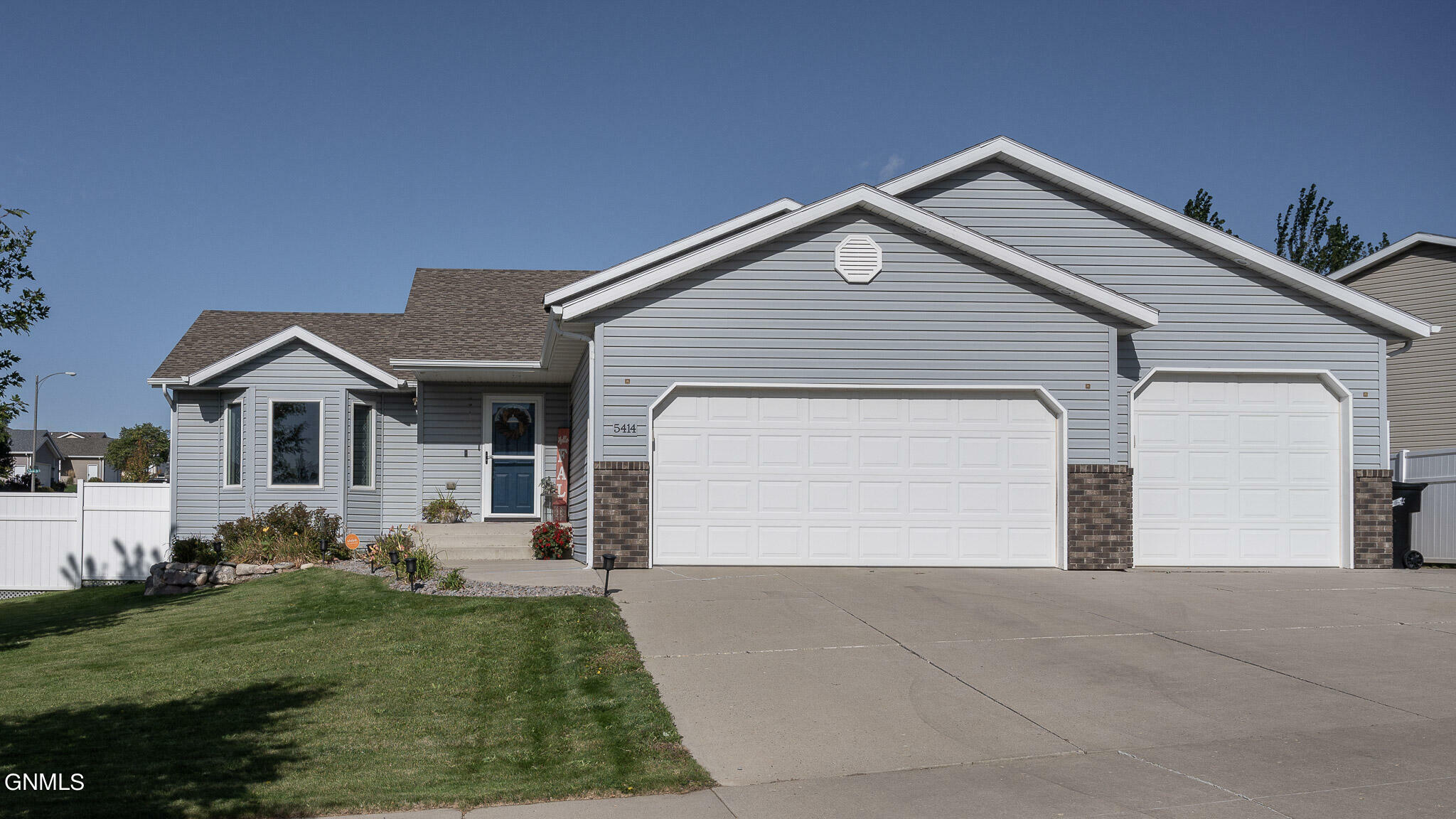 Property Photo:  5414 Calvert Drive  ND 58503 