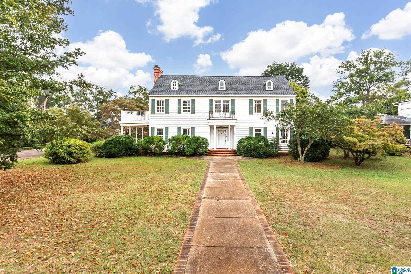 Property Photo: 305 South Street AL 35160