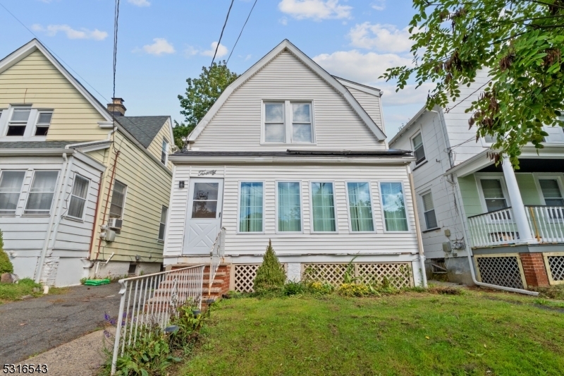 Property Photo:  20 Linden Ave  NJ 07042 