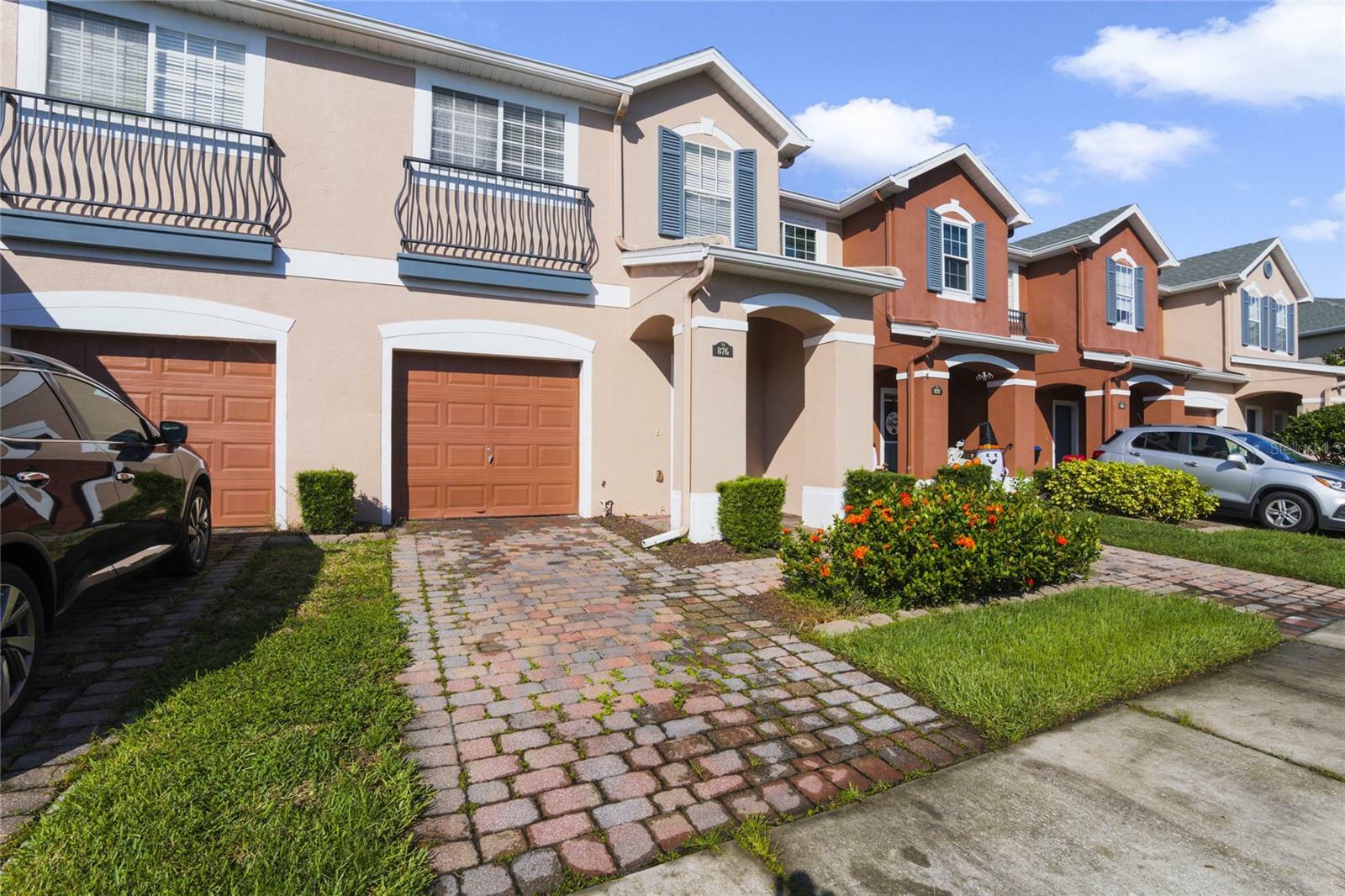 Property Photo:  876 Park Grove Court  FL 32828 