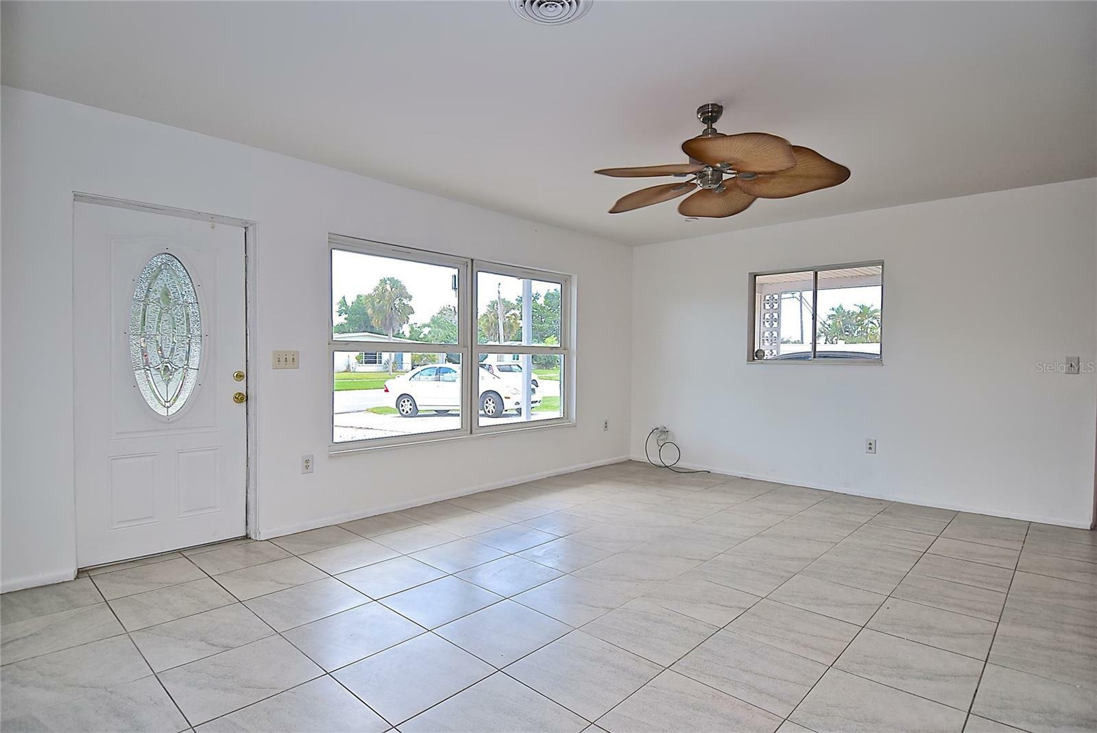 Property Photo:  255 Shamrock Boulevard  FL 34293 