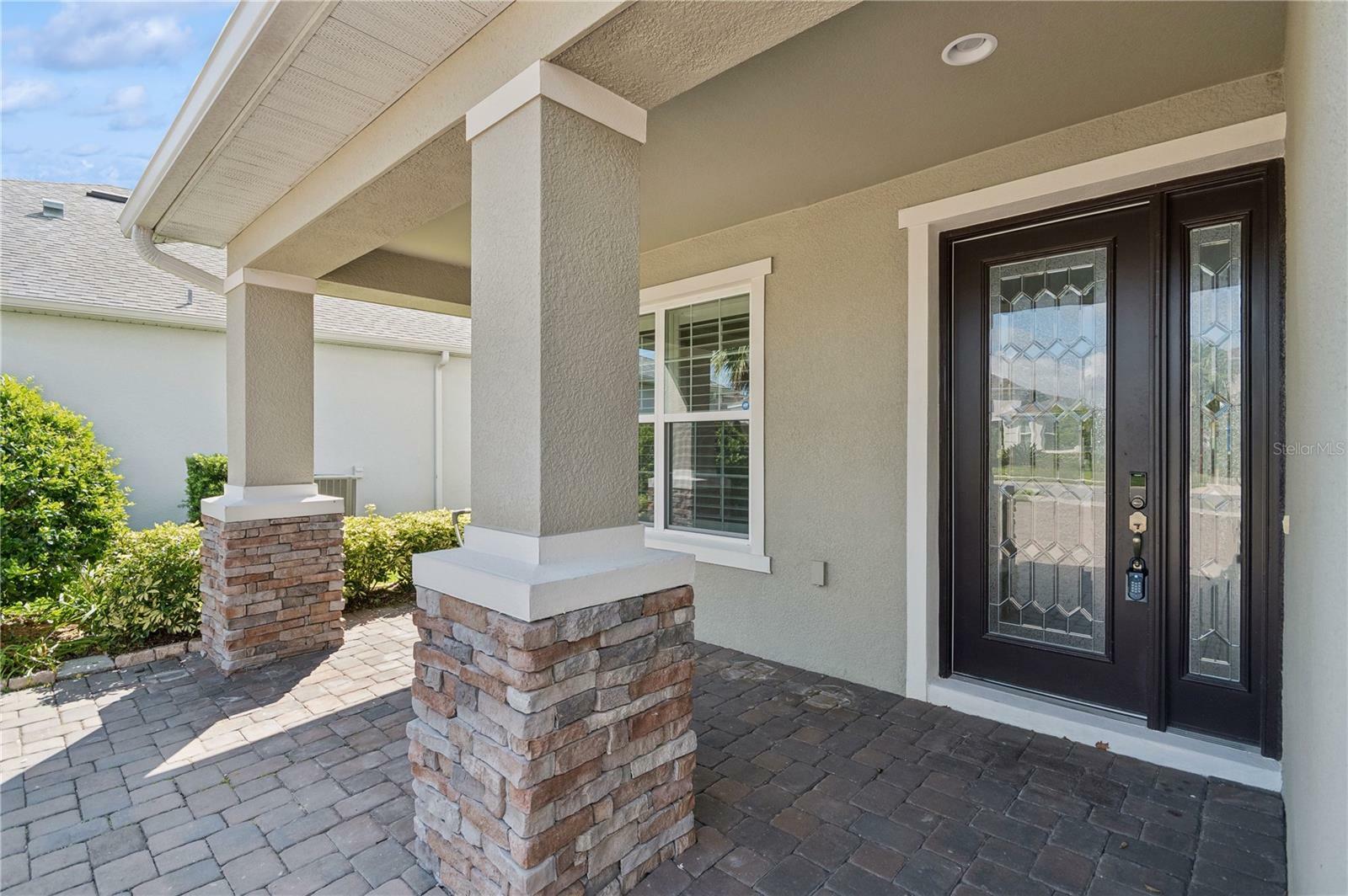 Property Photo:  1002 Timberview Road  FL 34715 