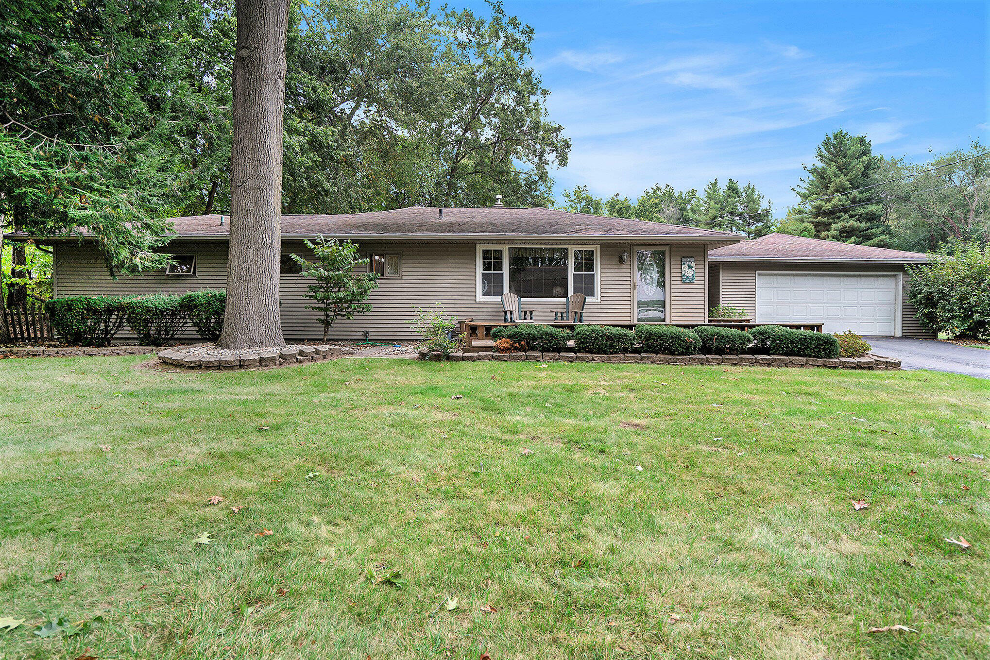 Property Photo: 19520 Thompson Lane MI 49093