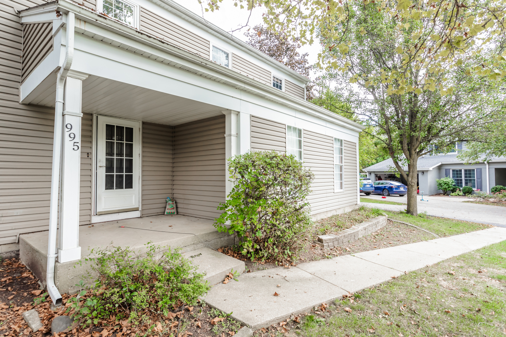 Property Photo:  995 Bosworthfield Road  IL 60010 