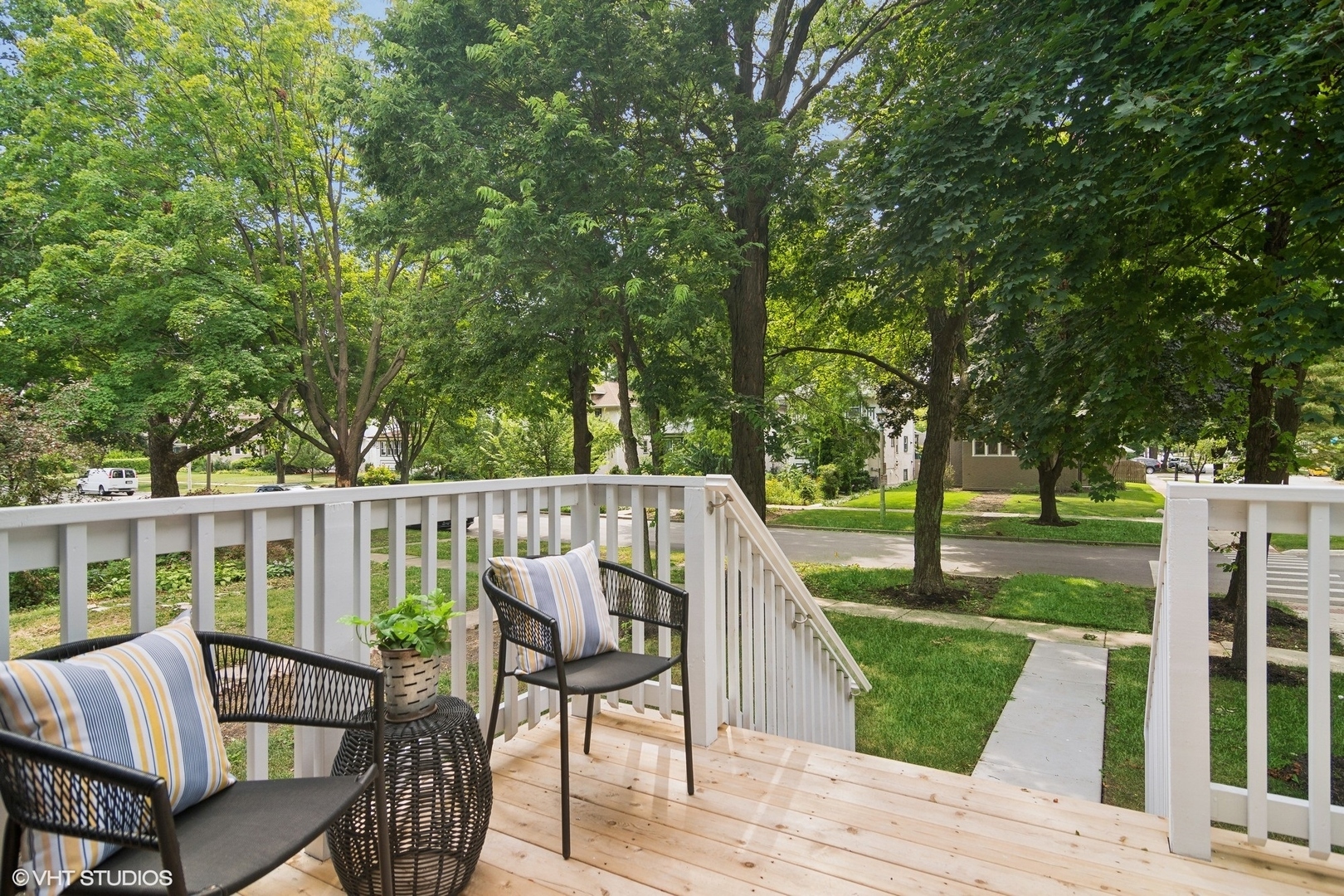 Property Photo:  332 N Taylor Avenue  IL 60302 